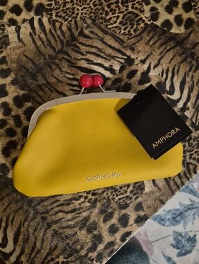 Amphora YellowMustard  Kiss-Lock Women's Coin/Mini Pouch Vintage Inspired NWTS